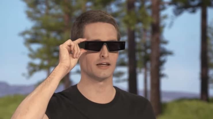 击败Facebook和苹果 Snap首发增强现实眼镜