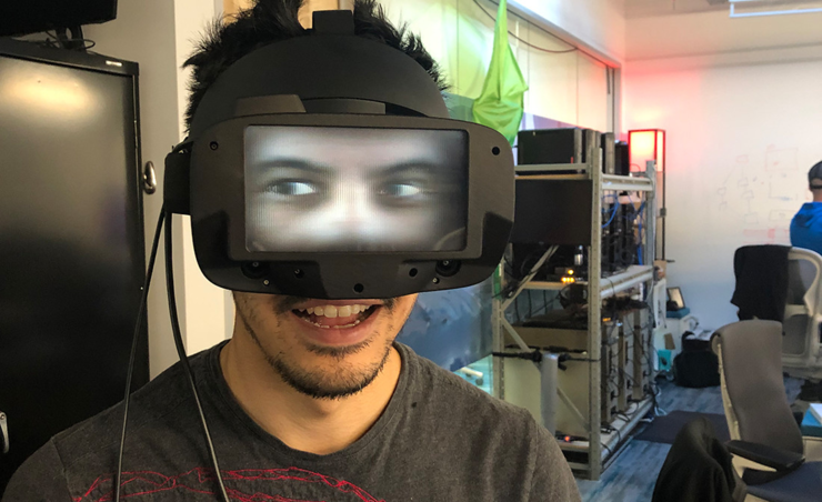 FRL：即使带着 VR 头盔，现在也能与外界进行眼神交流了