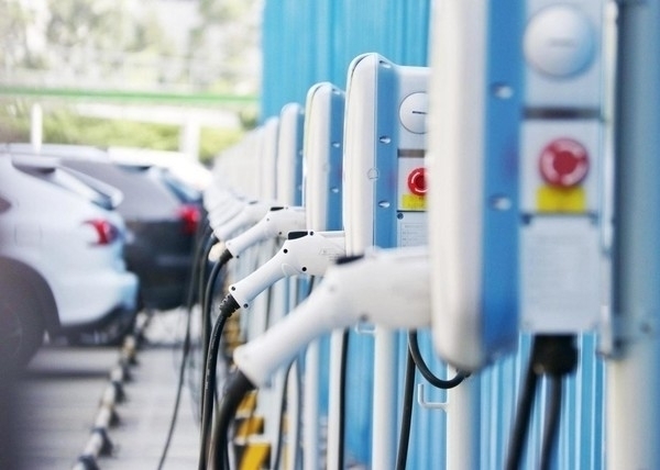 发改委：新能源汽车购置补贴将于2022年底终止