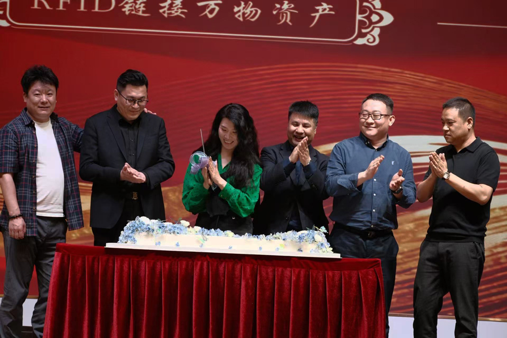 0260323150720_226_226.jpg 0260323150720_226_226.jpg