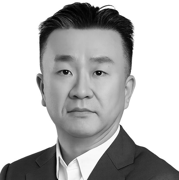 Jason Chang BW.png